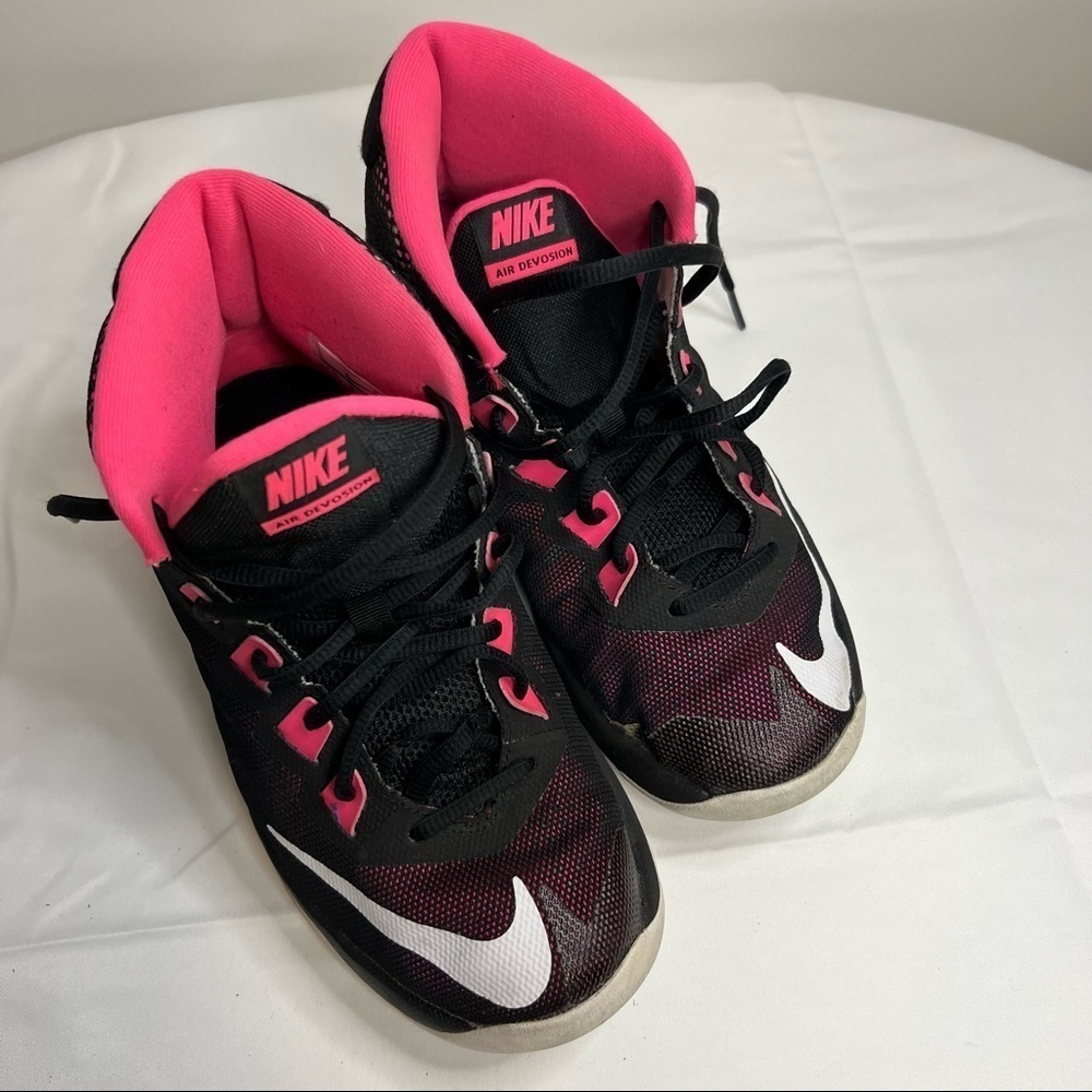 Nike Air Devosion Youth Girls Size 4.5 Basketball High Top #863